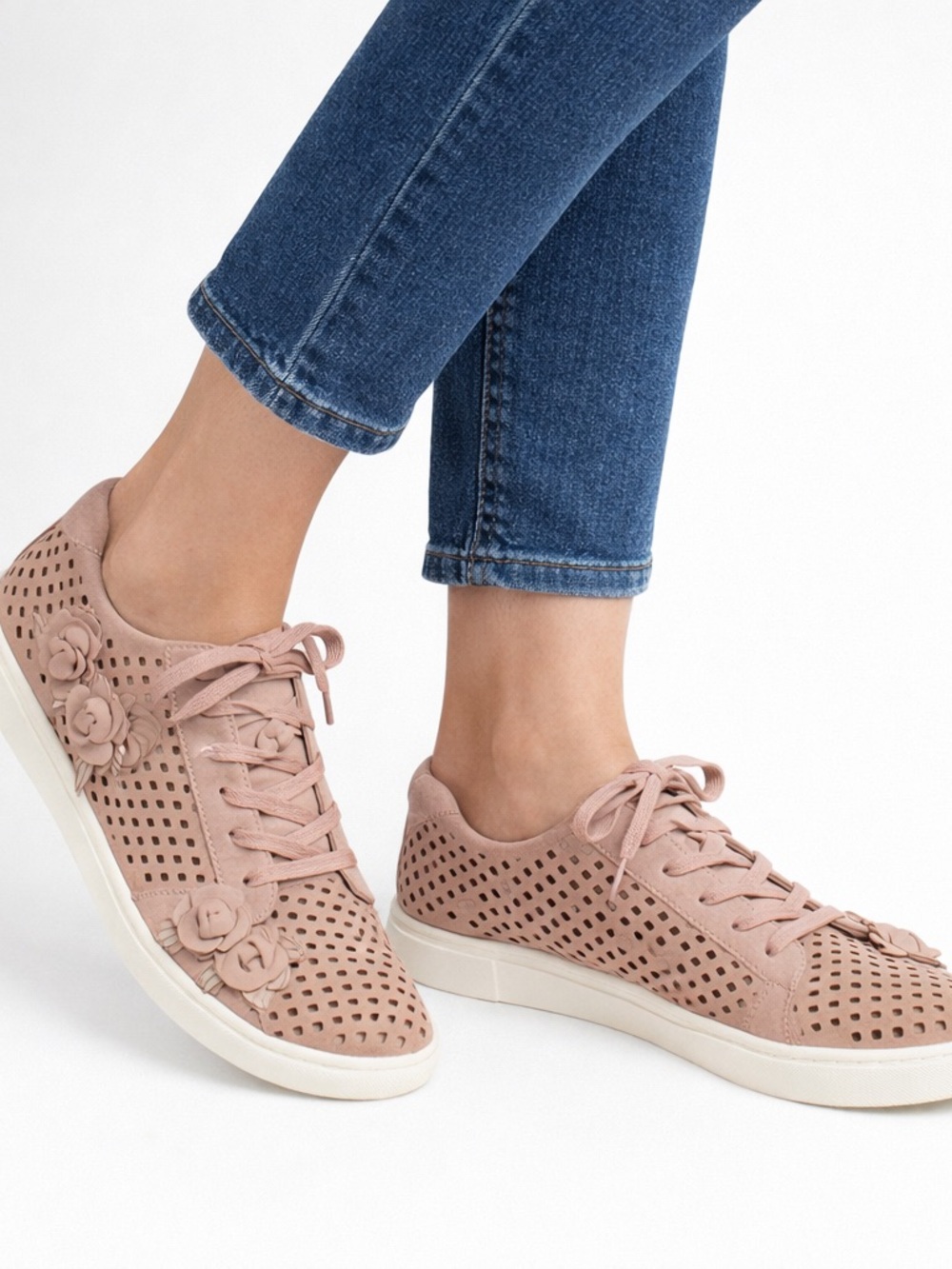 Vince Camuto Brellia Rose Quartz Suede Leather Lattice 3-D Sneakers Size 11 Wide